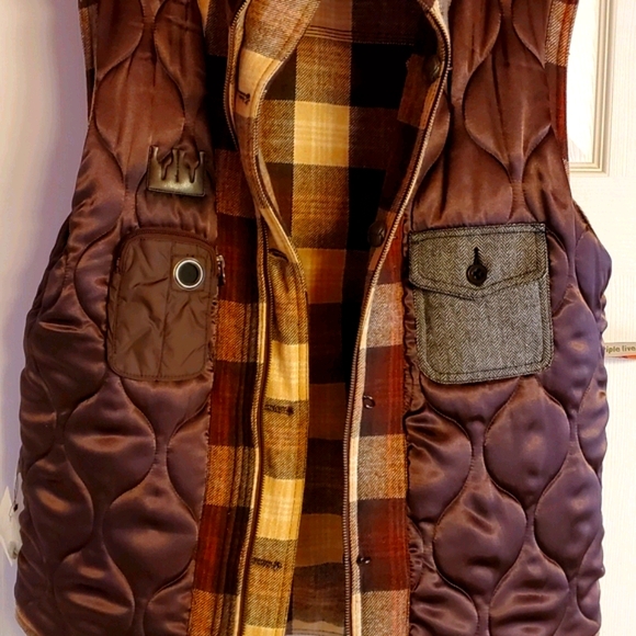 Vest - Picture 4 of 6